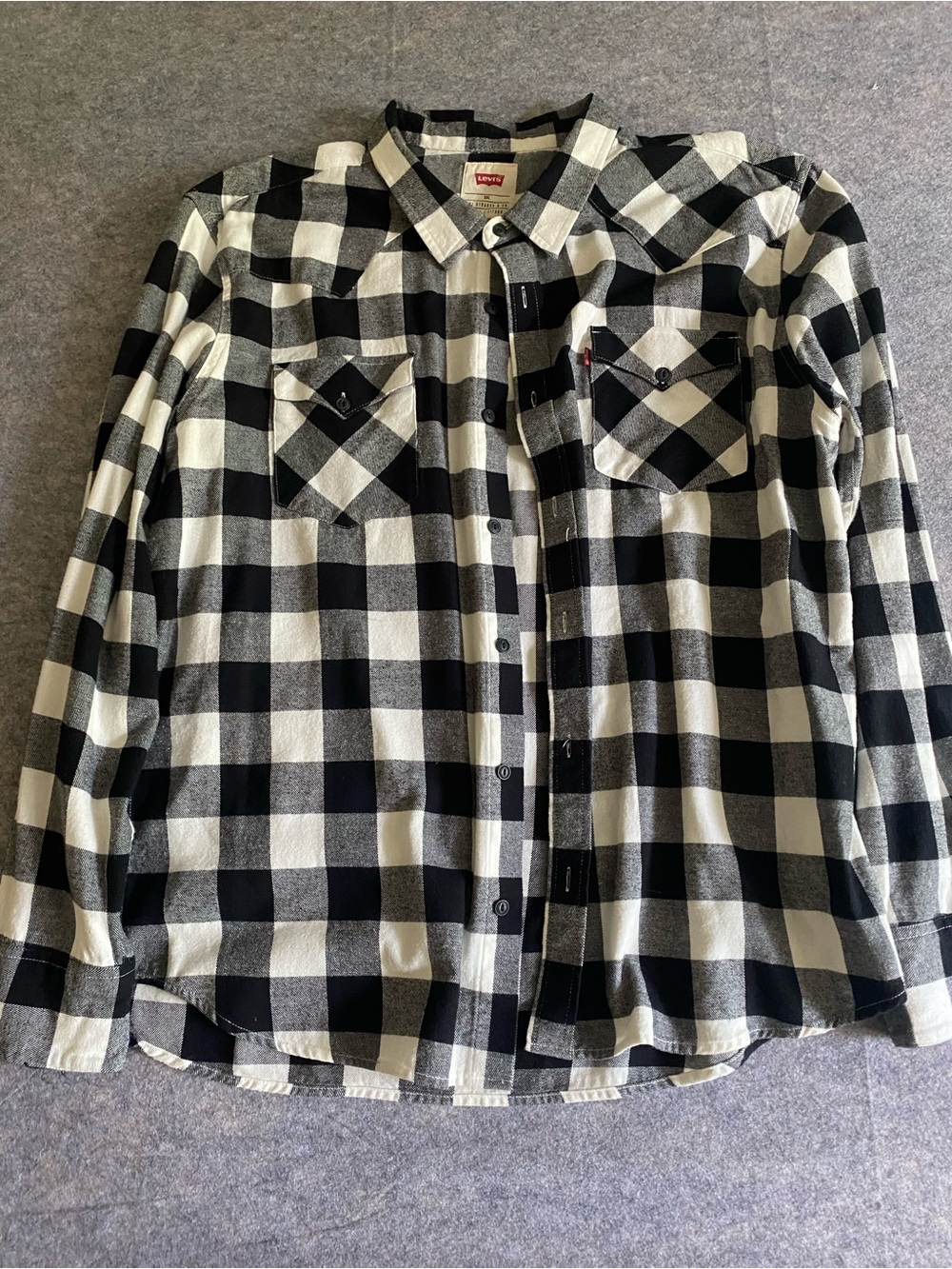 Levi’s Plaid Button Down Shirt